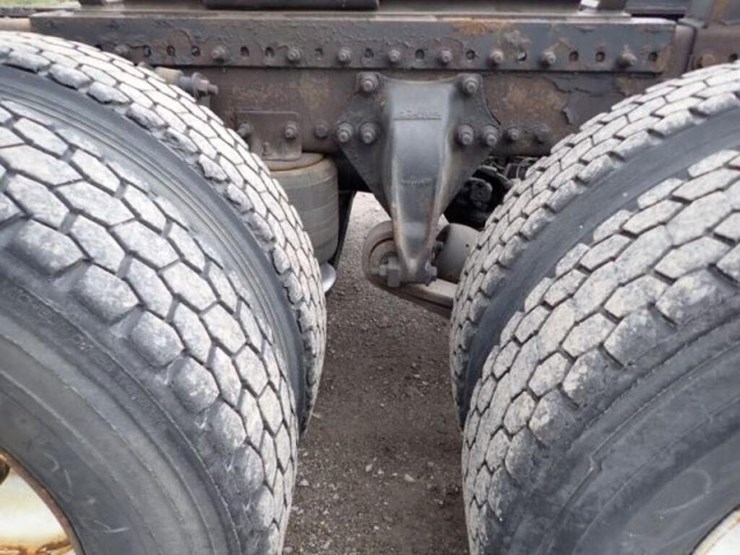 2010-freightliner-cascadia-t/a-hiway-tractor---day-image-43