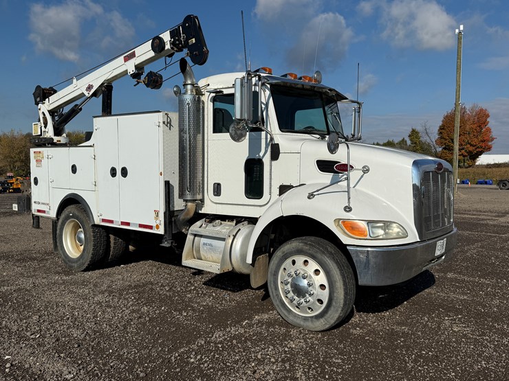 2007-peterbilt-335-image-1