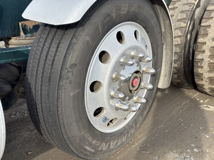 2018-kenworth-w900-image-10