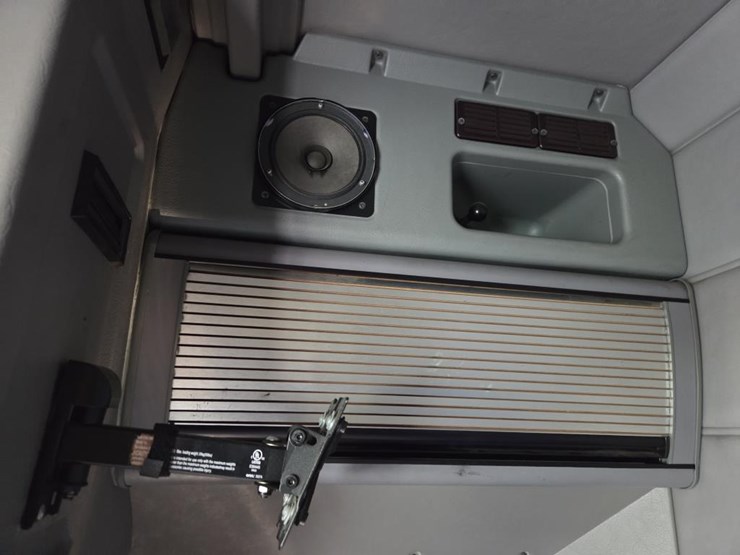 2007-peterbilt-386-image-70