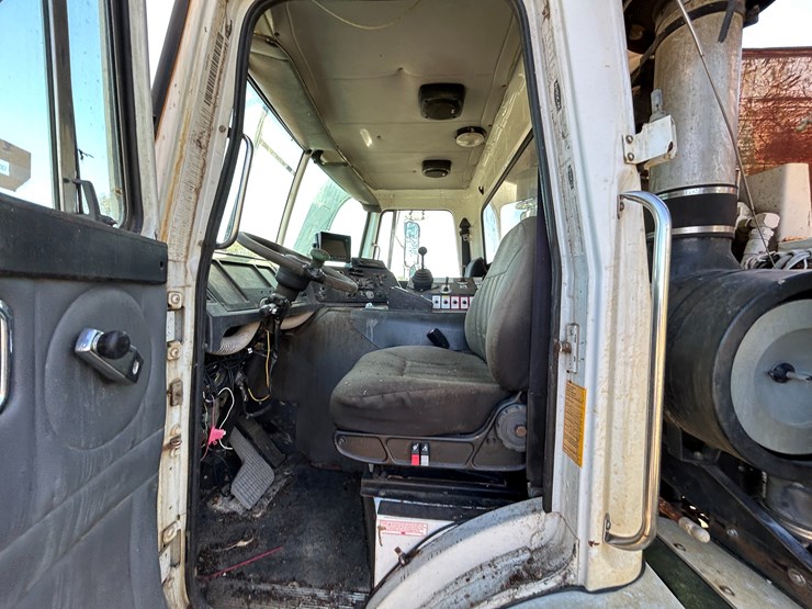 #22560-•-inop-2004-auto-car-t/a-daycab-garbage-truck-5vcdc6ce54h200305-image-44