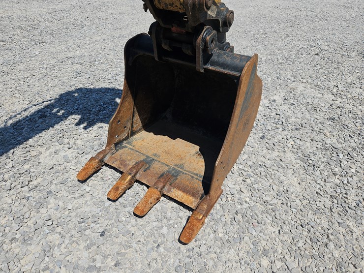 2020-caterpillar-303.5-image-4