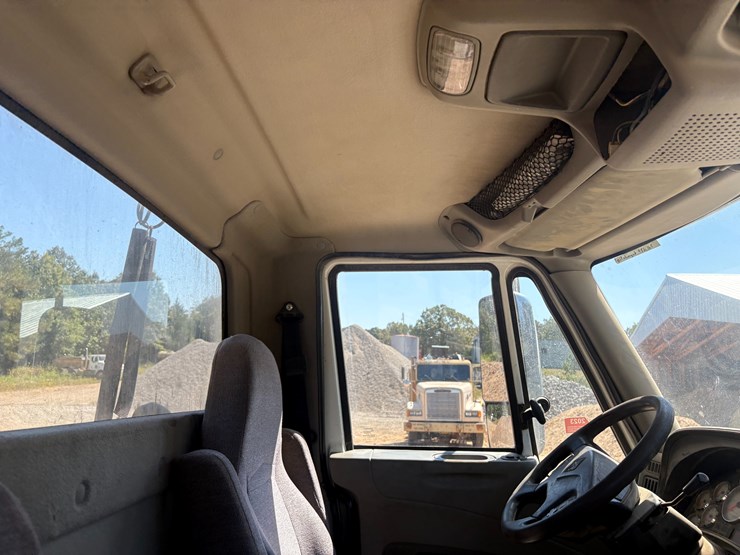 #22534-•-2014-freightliner-prostar-lf-687-t/a-daycab-truck-tractor-vin:-1hsdjsnr4eh099715-image-56