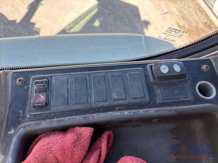 2015-liebherr-l542-image-25