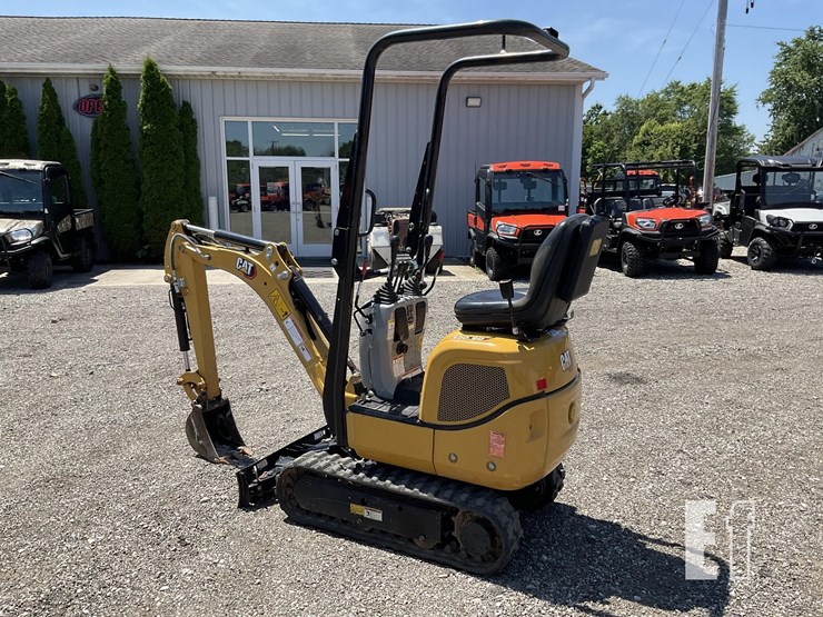 2022-caterpillar-300.9d-image-3