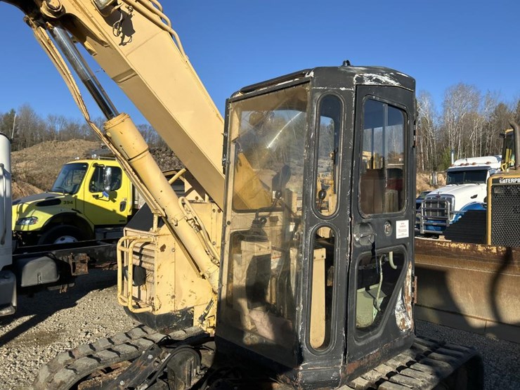 caterpillar-307-image-54