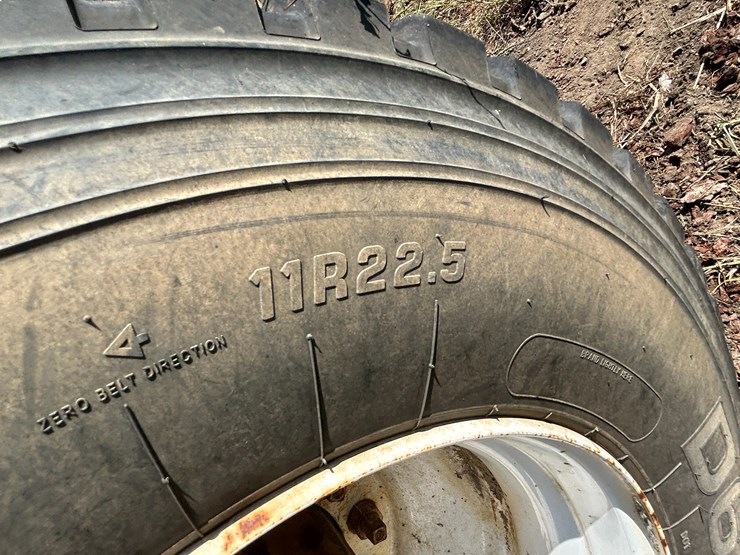 #22529-•-inop-1992-freightliner-t/a-daycab-truck-tractor-vin:-1fuymzyb1np357132-image-7