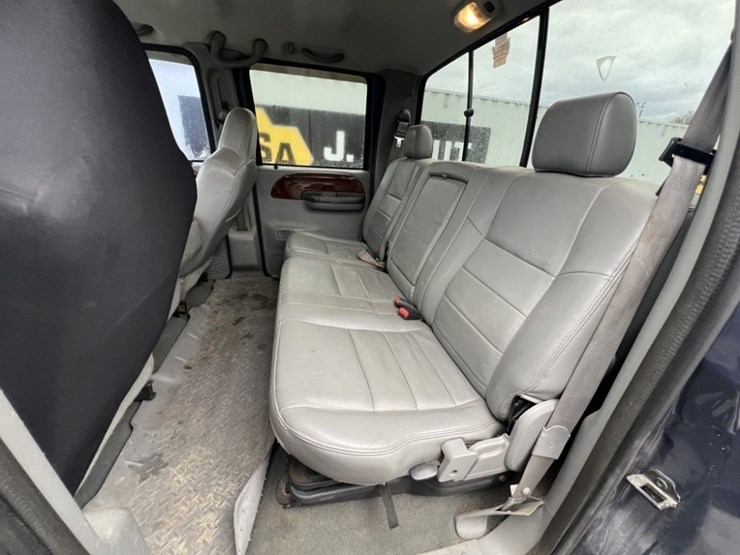 2004-ford-f350-image-26