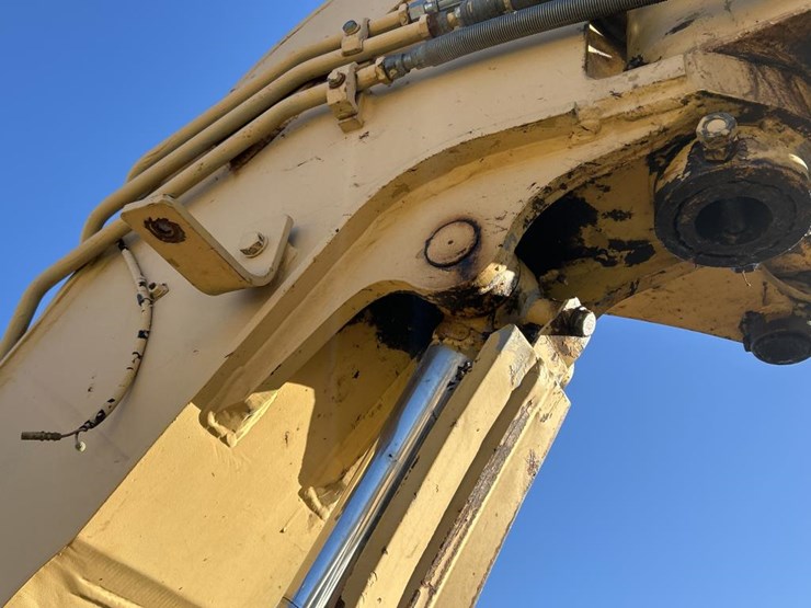 caterpillar-307-image-30