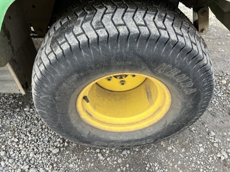 2019-john-deere-gator-image-18