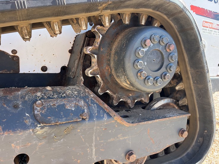 2015-bobcat-t590-image-3