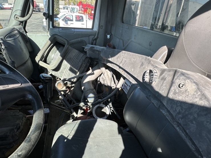 2007-caterpillar-c13-image-14