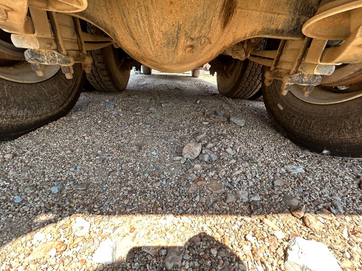 #22533-•-1994-freightliner-t/a-daycab-dump-truck-vin:-1fuyfdyb6rp462199-image-17