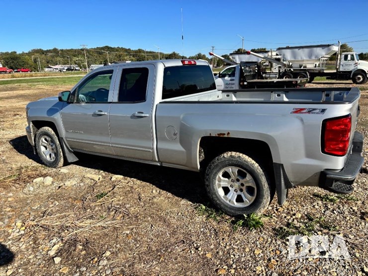 2015-chevrolet-silverado-image-10