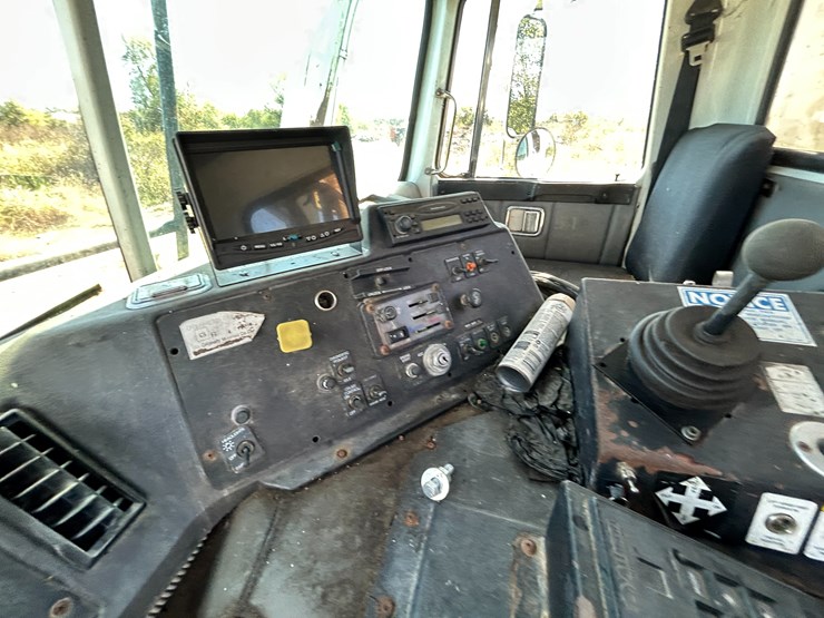 #22560-•-inop-2004-auto-car-t/a-daycab-garbage-truck-5vcdc6ce54h200305-image-47