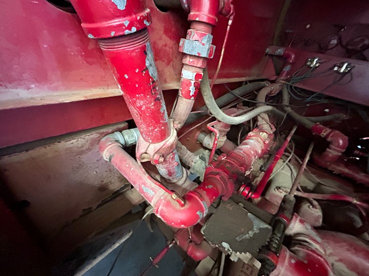 #22556-•-howe-load-star-1800-s/a-daycab-fire-truck-d0532ghb25589-image-26