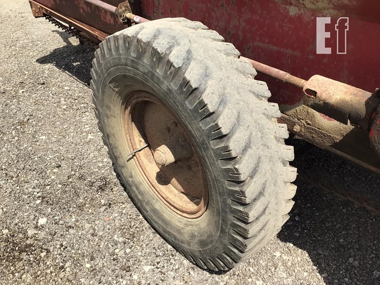 new-holland-327t-image-11