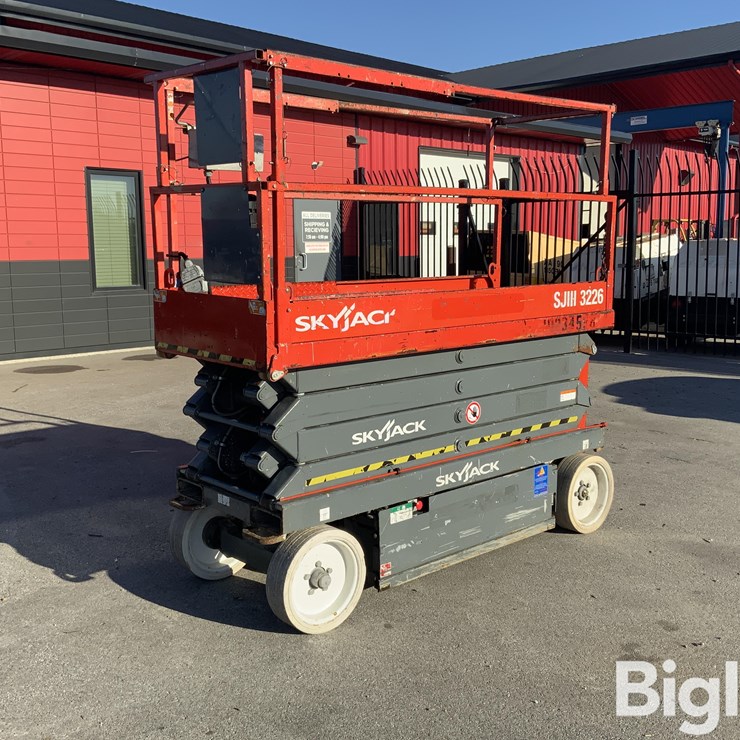 2014 SKYJACK SJIII3226