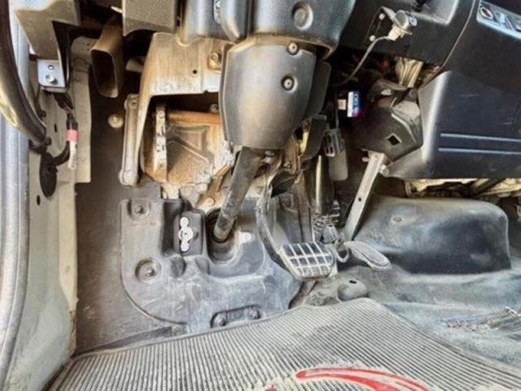 2010-hino-258-image-71