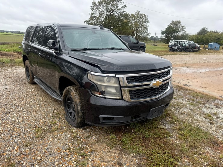 2015-chevrolet-tahoe-image-2