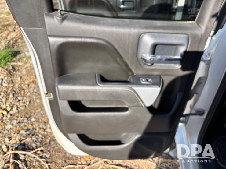 2015-chevrolet-silverado-image-65