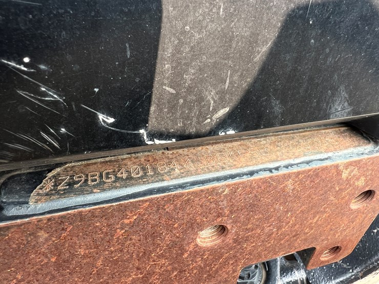 2010-new-holland-t7060-image-22