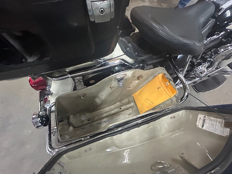 #27034-•-2003-harley-davidson-police-road-king-motorcycle-vin:-1hd1fhw183y736720-image-13