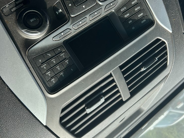 2013-ford-explorer-image-44