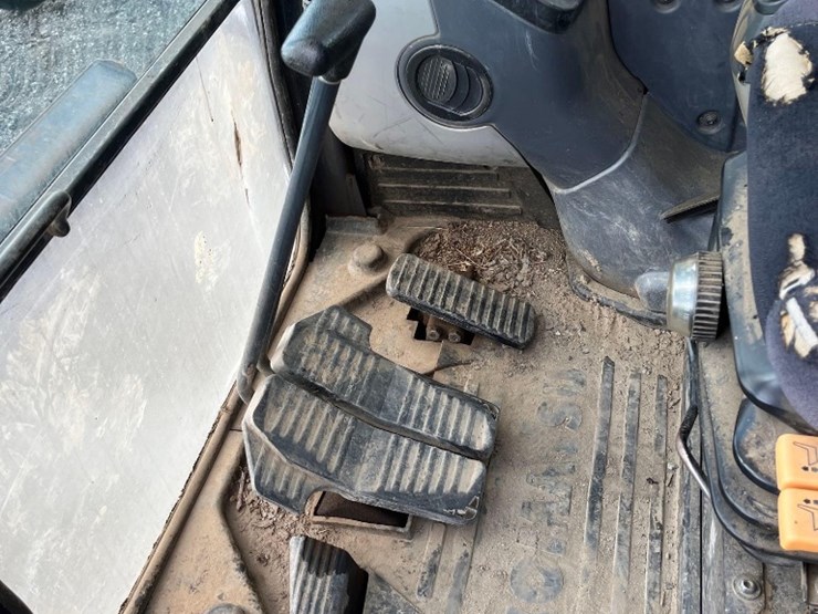 komatsu-pc138us-lc-image-23