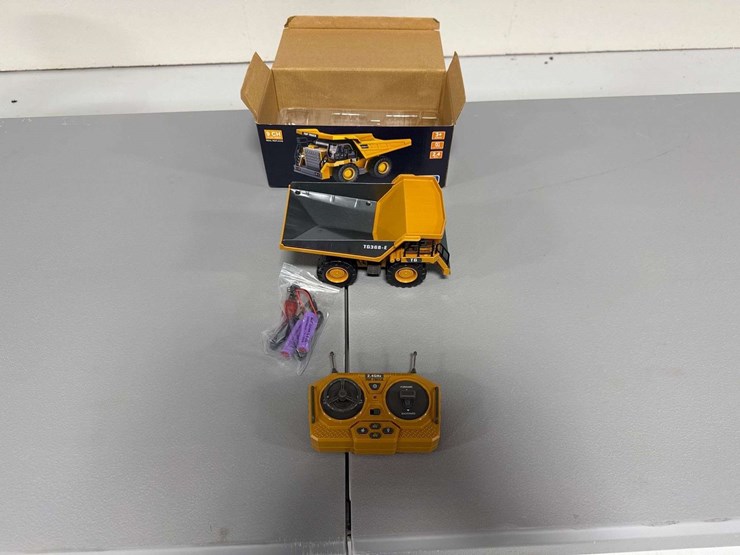 2.4ghz-rc-dump-truck-with-remote-replica-toy-image-5