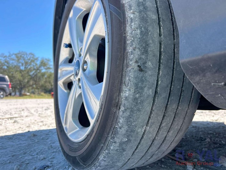 2015-ford-escape-se-image-25