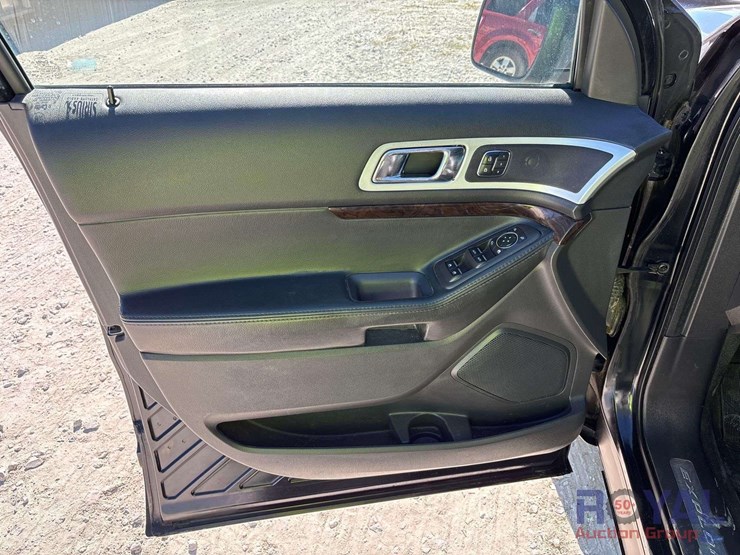 2014-ford-explorer-limited-image-10