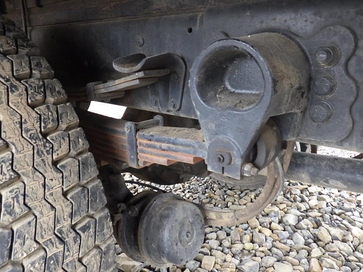 2000-ford-f650-image-17