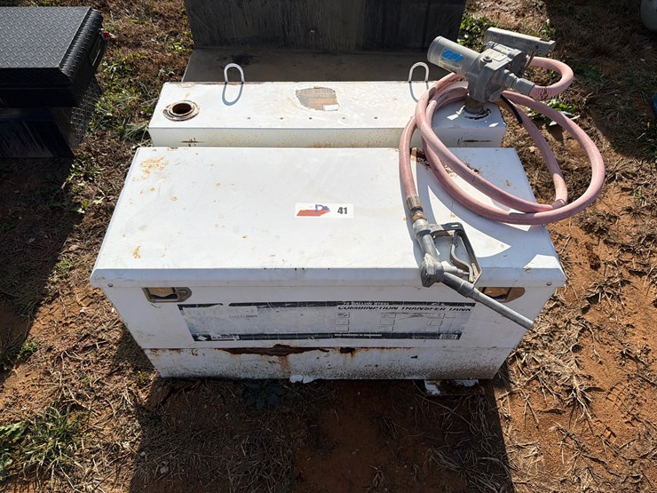 #41-•-fuel-tank/toolbox-with-pump-image-1