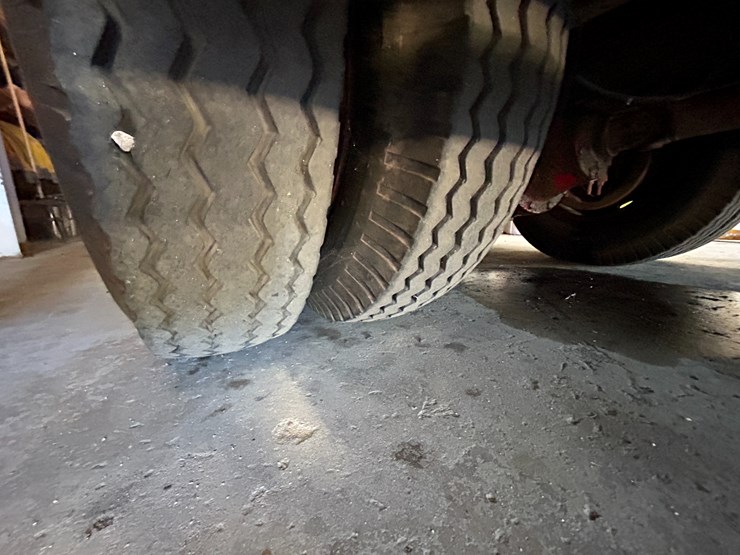 #22556-•-howe-load-star-1800-s/a-daycab-fire-truck-d0532ghb25589-image-10