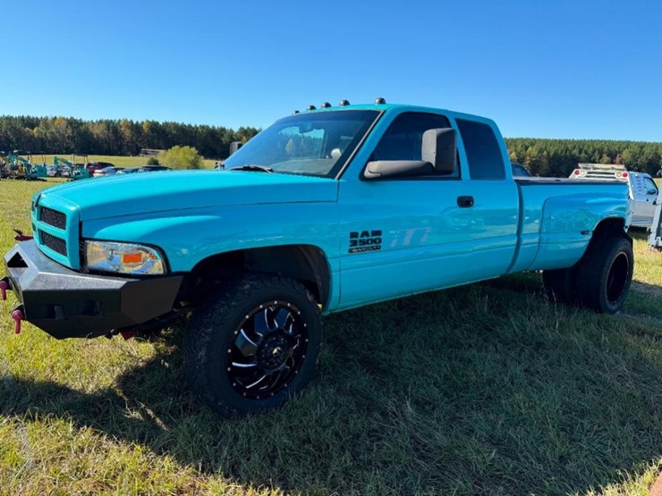 1996-dodge-ram-3500-image-3