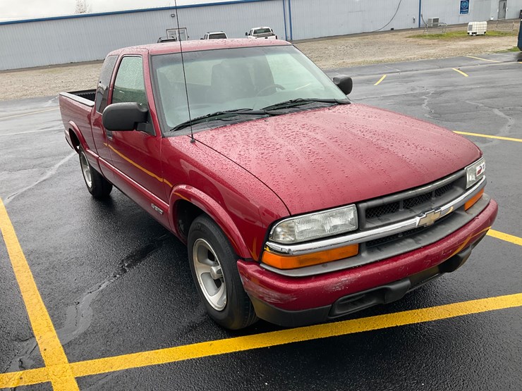 2002-chevrolet-s10-image-4