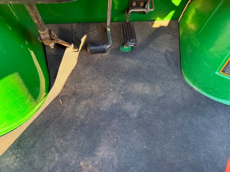 john-deere-gator-image-10