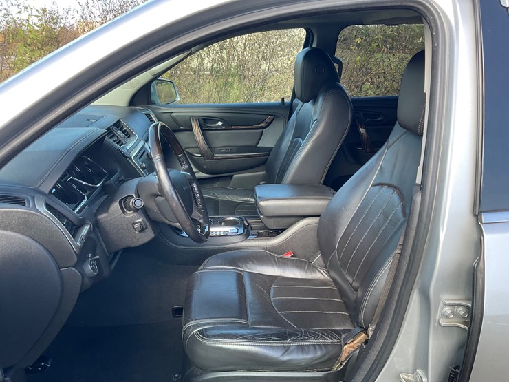 2015-gmc-acadia-image-19