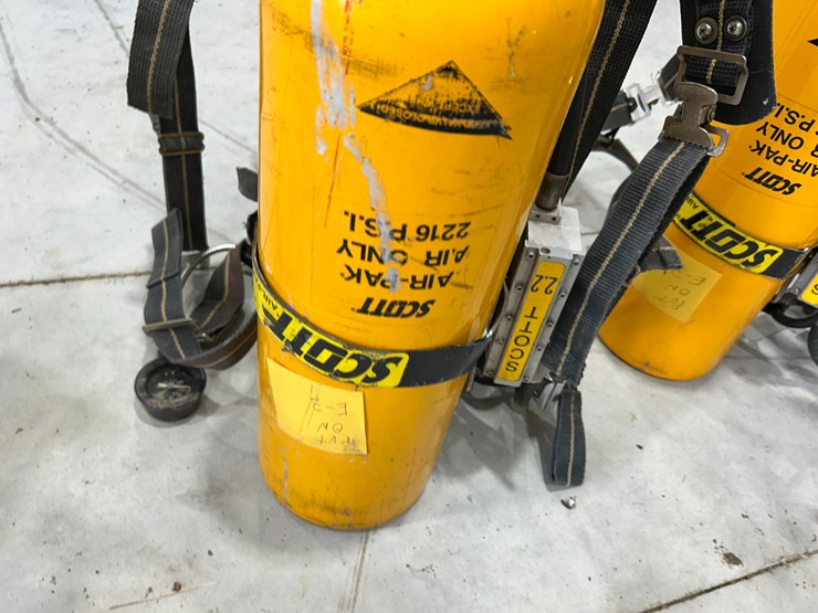 #22569-•-lot-of-(6)-scott-air-packs-image-7