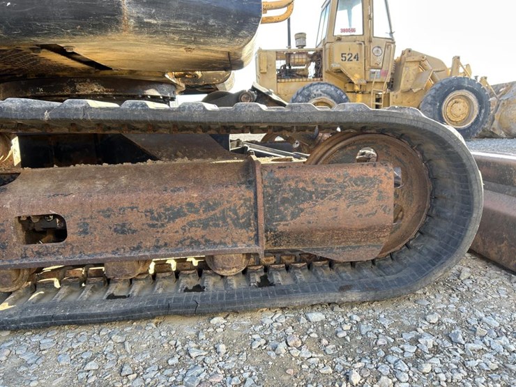 caterpillar-307-image-79