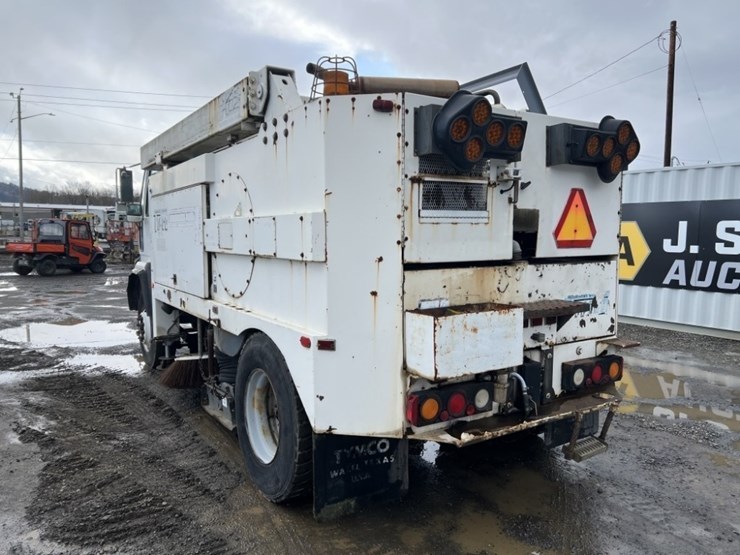 1997-ford-cf8000-image-6