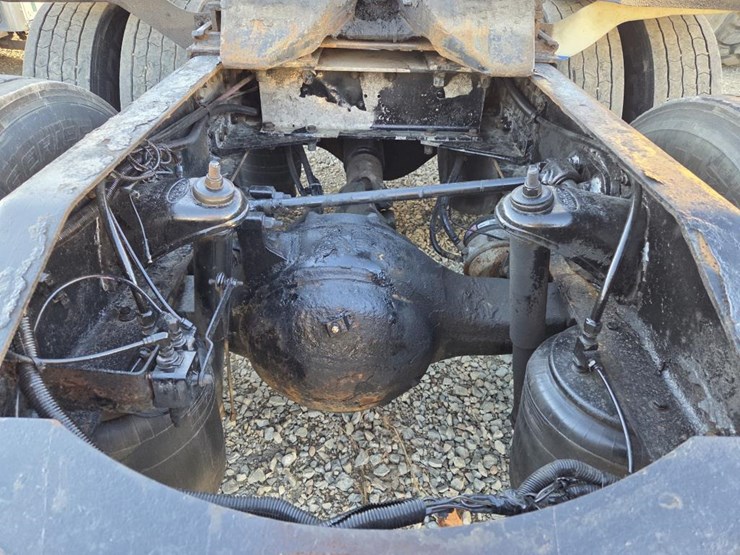 2007-peterbilt-386-image-36