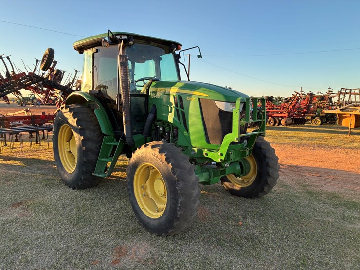 2017-john-deere-6115d-image-1