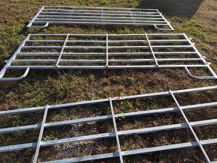 #68-•-12-ft-galvanized-heavy-duty-panel-image-1