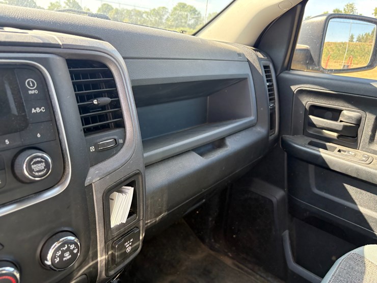 2017-dodge-1500-image-39