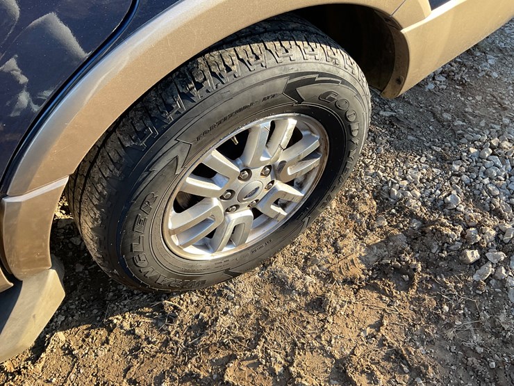 2014-ford-expedition-image-11