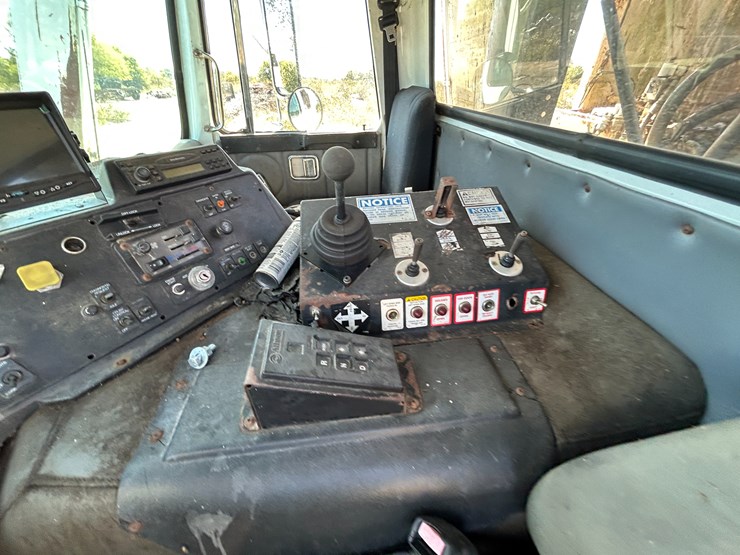 #22560-•-inop-2004-auto-car-t/a-daycab-garbage-truck-5vcdc6ce54h200305-image-46