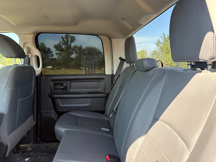 2017-dodge-1500-image-35