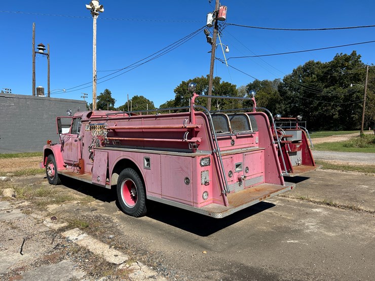 #22559-•-inop-1971-international-harvester-1800-s/a-daycab-fire-truck-vin:-416080g411147-image-4